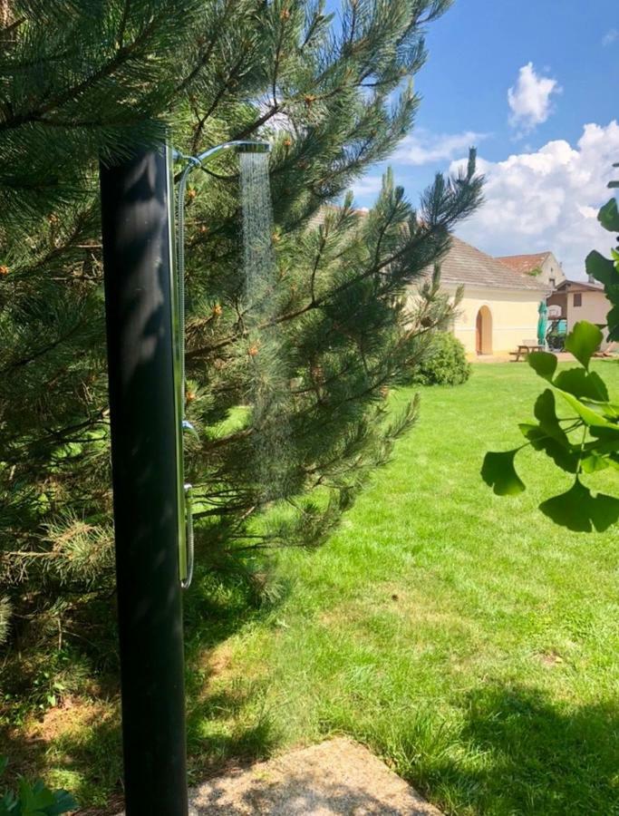 Apartmanove Ubytovanie Pod Dubom Polny Kesov Luaran gambar