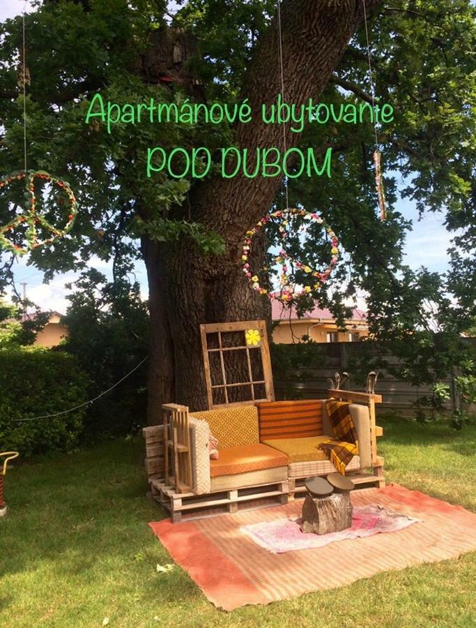 Apartmanove Ubytovanie Pod Dubom Polny Kesov Luaran gambar